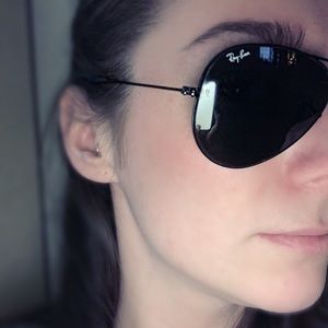 BLACK RAY-BANS
